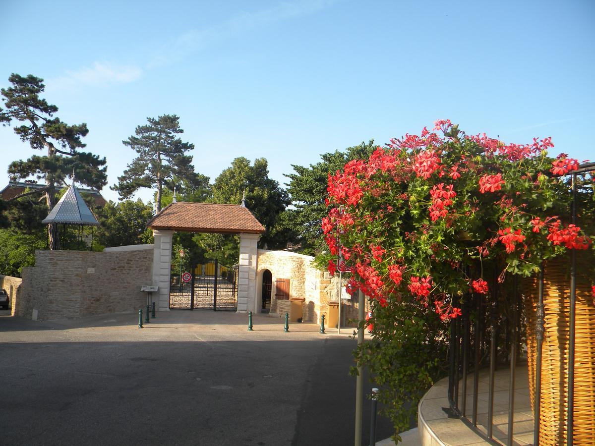 Готель Le Val D'Amby Hieres-Sur-Amby Екстер'єр фото